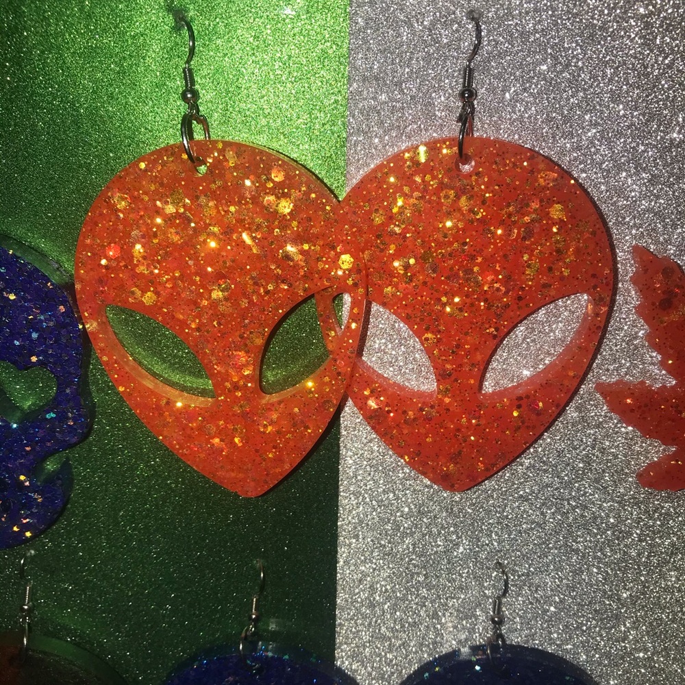 Alien glow earrings